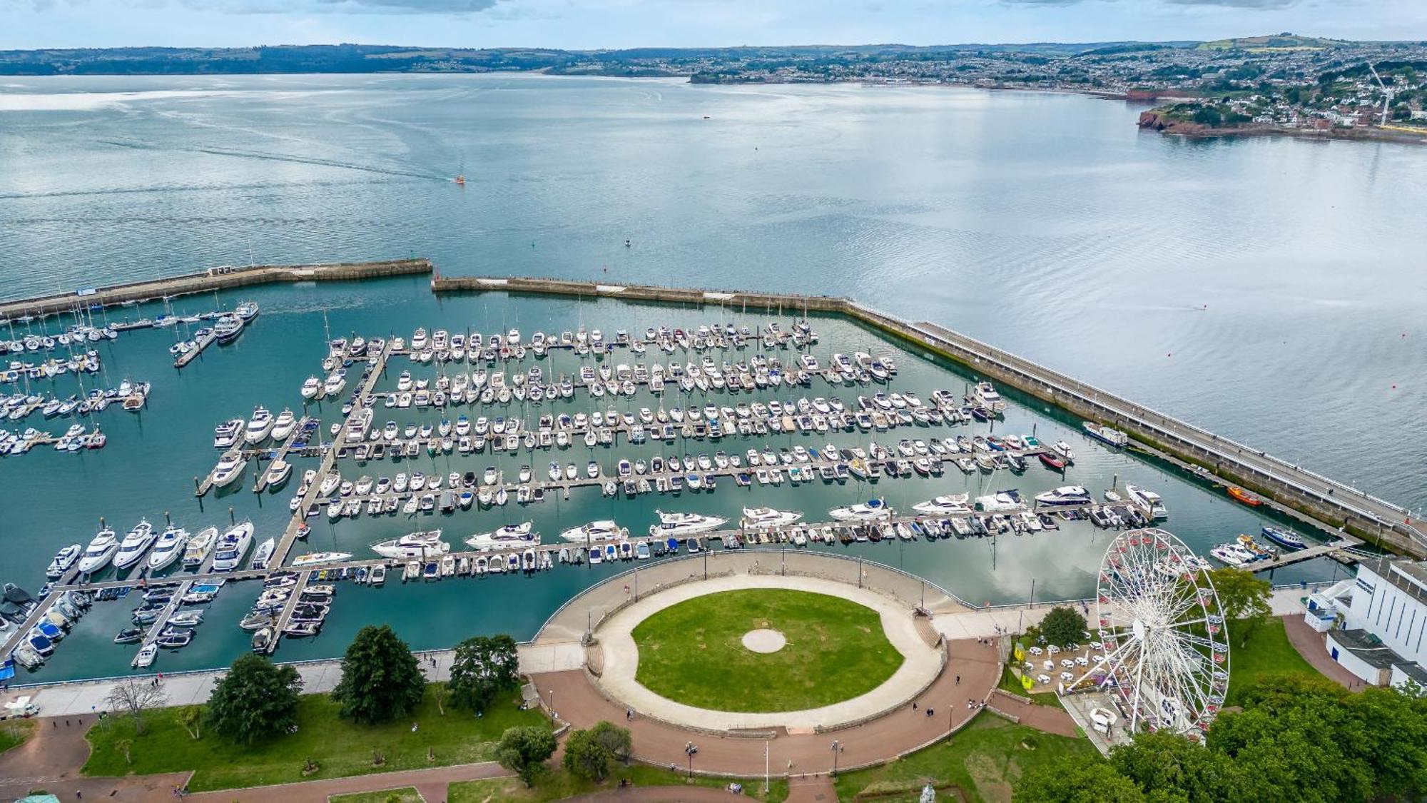 The Moorings - Stylish Duplex Apartment On Torquay Harbourside Экстерьер фото